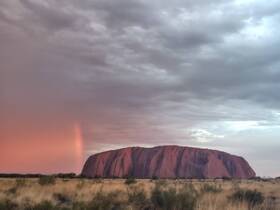 虹のウルル