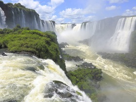 ブラジル側、アルゼンチン側両方の国立公園を日本語ガイドと訪問！