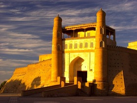 紀元前に建設された歴史ある要塞、アルク城