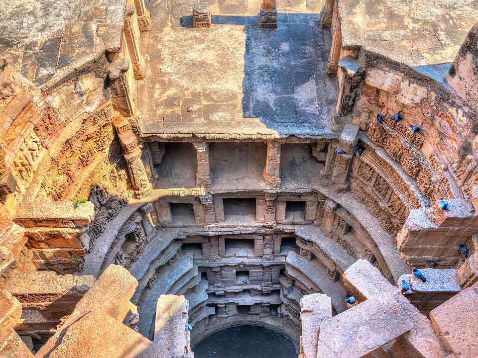 世界遺産 ラニ・キ・ヴァヴ グジャラート・パタンの女王の階段井戸